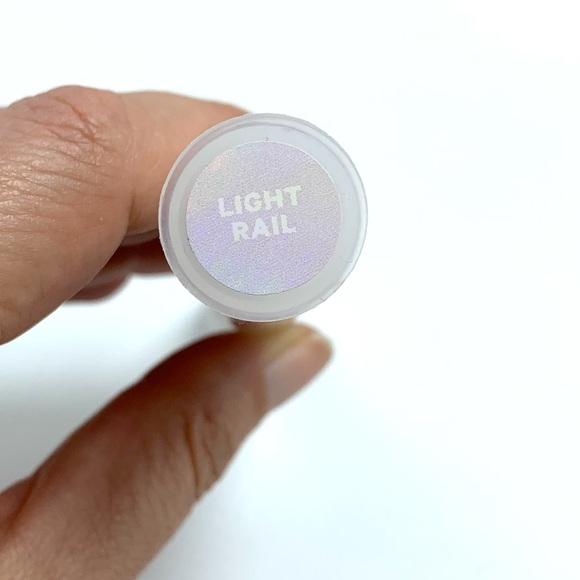 3/$20 NEW Milk Makeup Eye Vinyl in Light Rail, 2ml - Picture 7 of 8